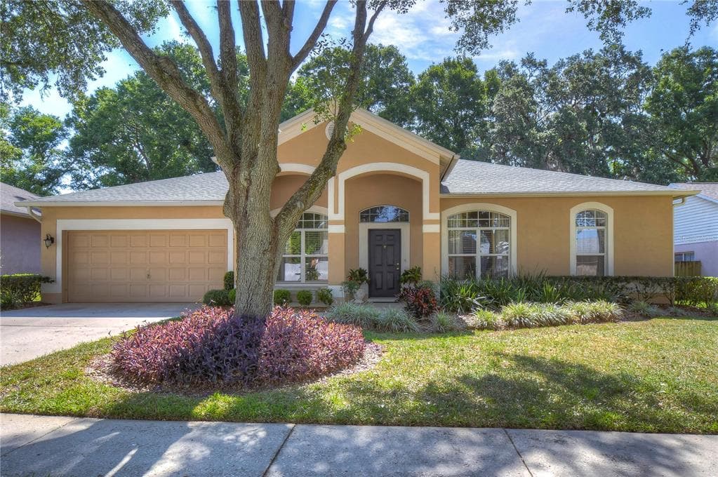 2933 FOLKLORE DRIVE VALRICO, FL 33596