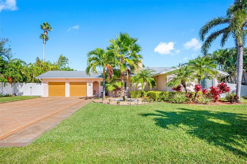109 13TH STREET BELLEAIR BEACH, FL 33786