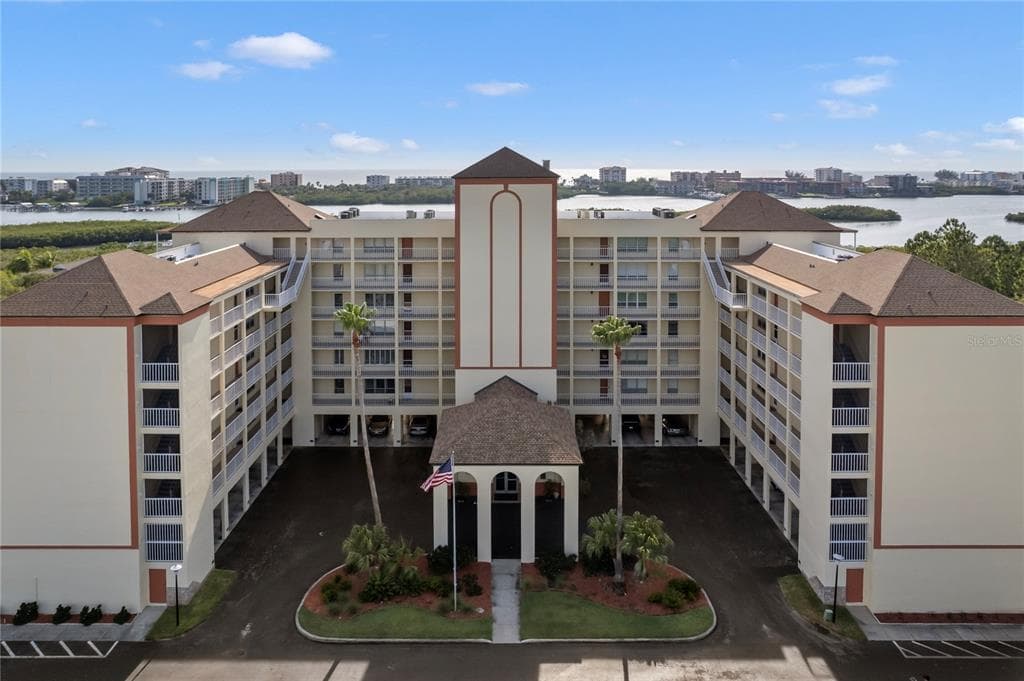9000 COMMODORE DRIVE UNIT 707 SEMINOLE, FL 33776
