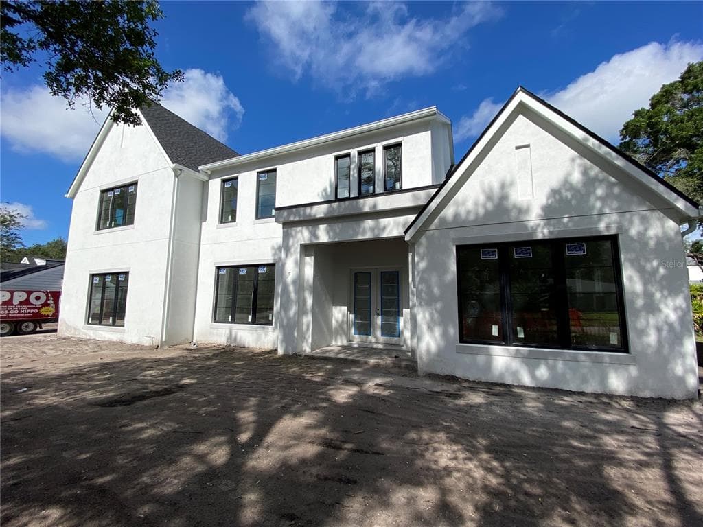 933 S FRANKLAND ROAD