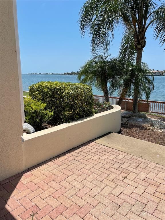 6083 BAHIA DEL MAR CIRCLE UNIT 158 ST PETERSBURG, FL 33715