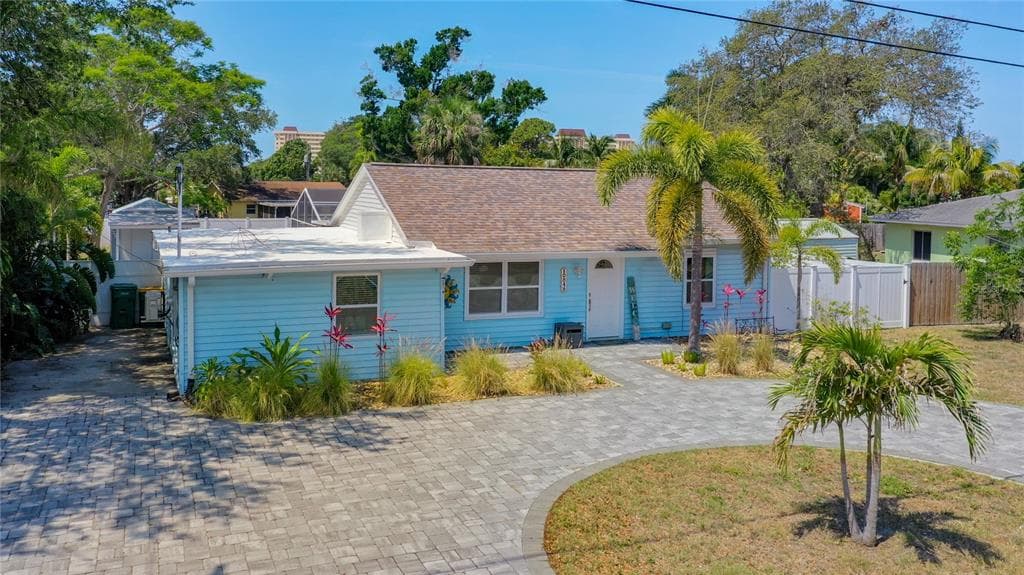 10848 SHAWNEE ROAD ST PETERSBURG, FL 33708