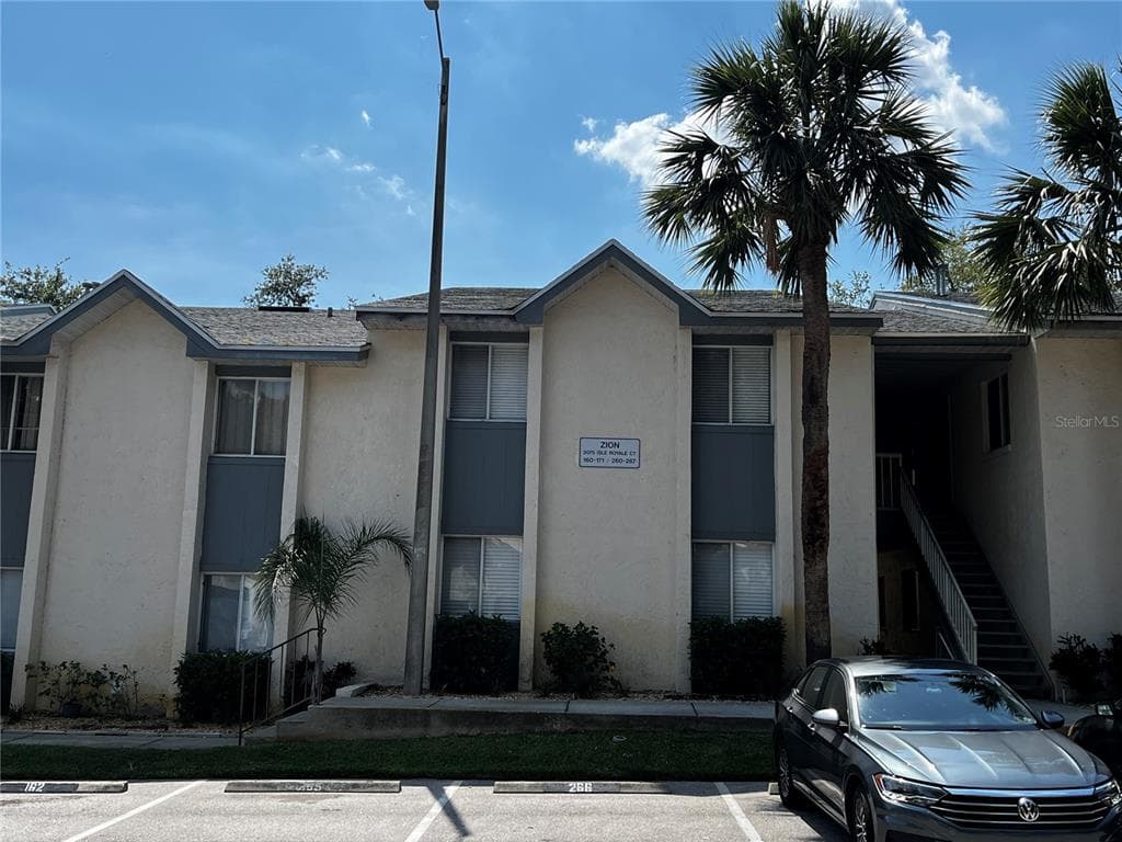 2075 ISLE ROYALE COURT SE UNIT 167 WINTER HAVEN, FL 33880