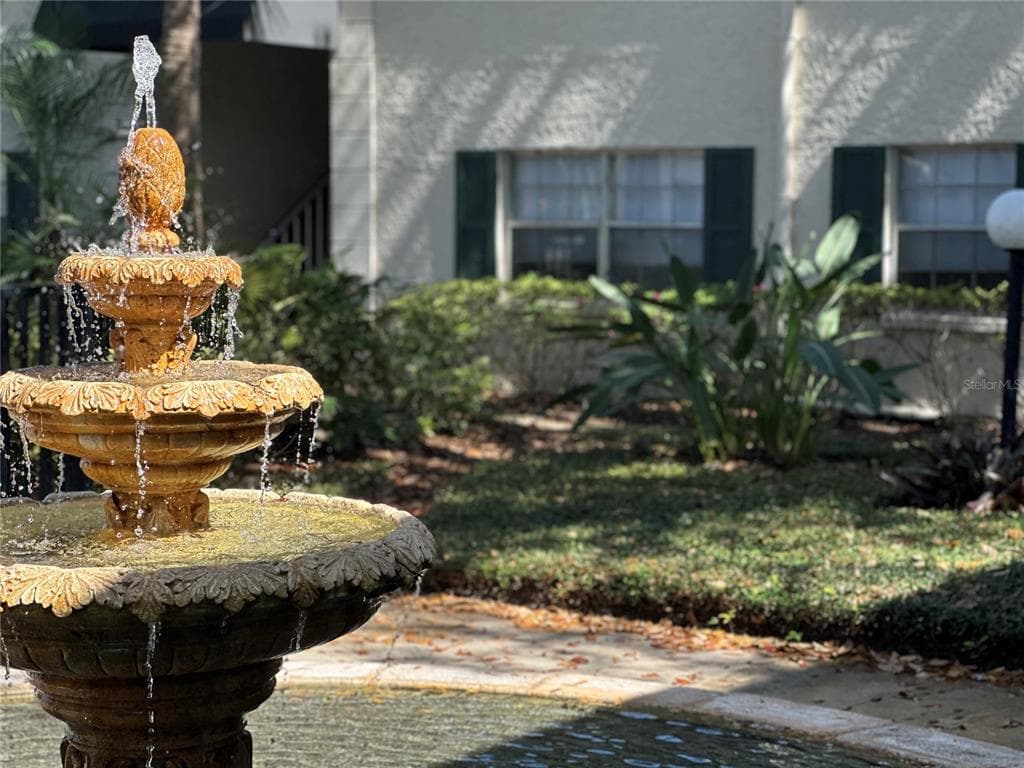 4325 AEGEAN DR UNIT 106B TAMPA, FL 33611