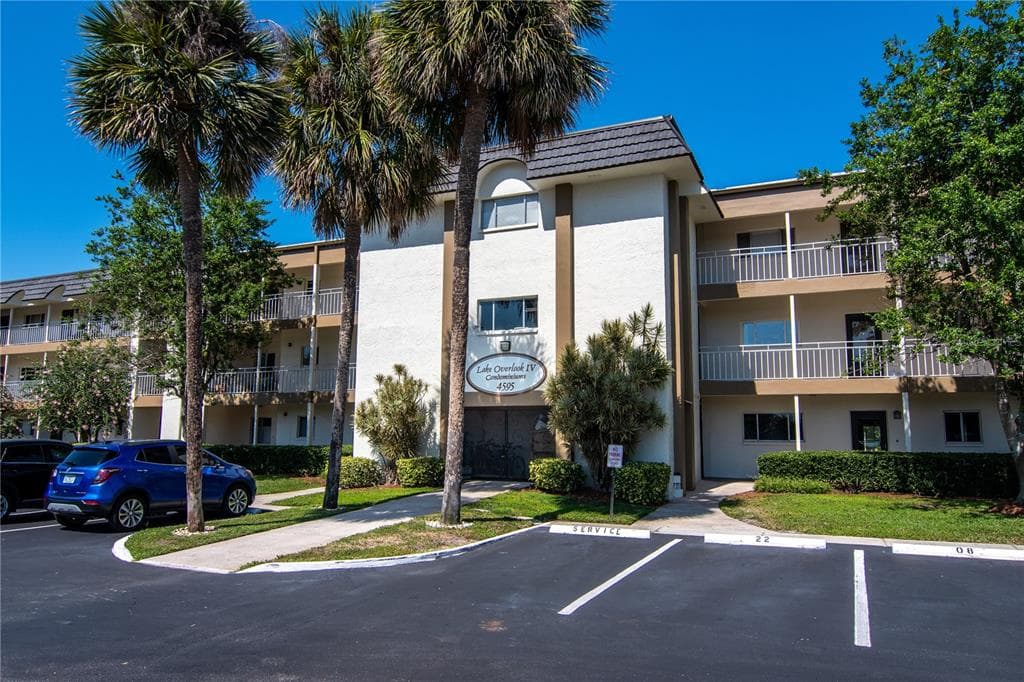 4595 CHANCELLOR STREET NE UNIT 101 ST PETERSBURG, FL 33703