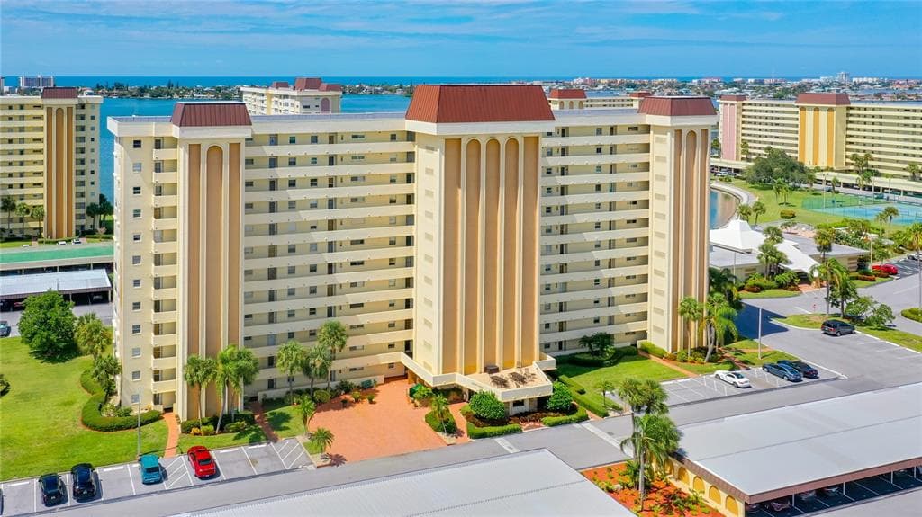 4575 COVE CIRCLE UNIT 309 ST PETERSBURG, FL 33708