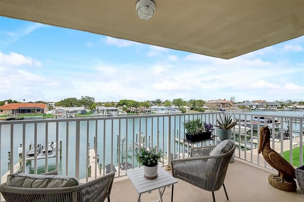 223 ISLAND WAY UNIT 3G CLEARWATER BEACH, FL 33767