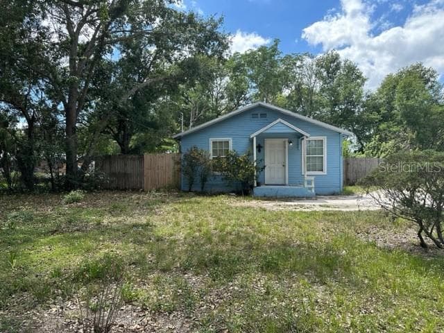 2035 LAKE DRIVE W WINTER HAVEN, FL 33880