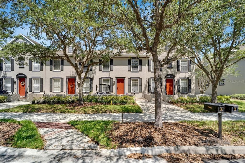 6131 FISHHAWK CROSSING BOULEVARD LITHIA, FL 33547