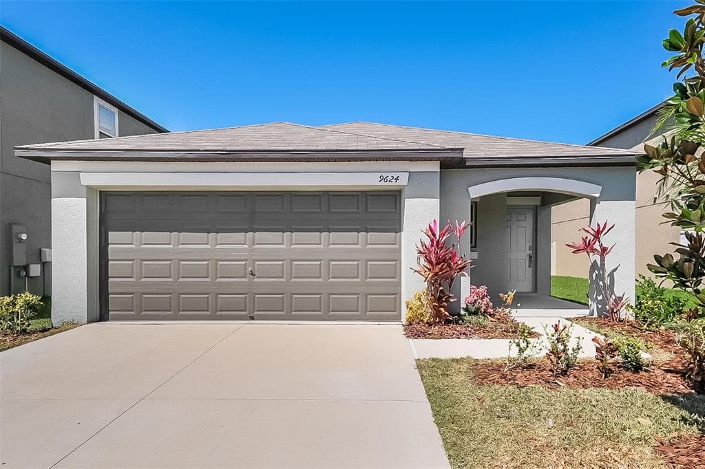 9624 LEMON DROP LOOP SUN CITY CENTER, FL 33573