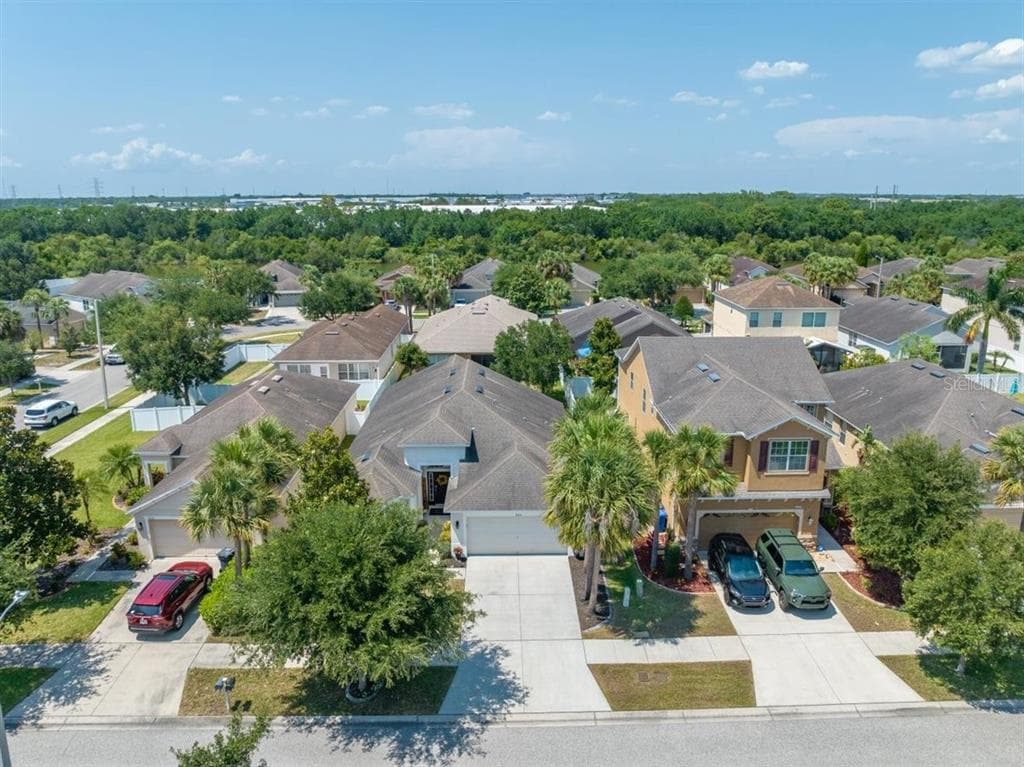 8304 DEERLAND BLUFF LANE RIVERVIEW, FL 33578
