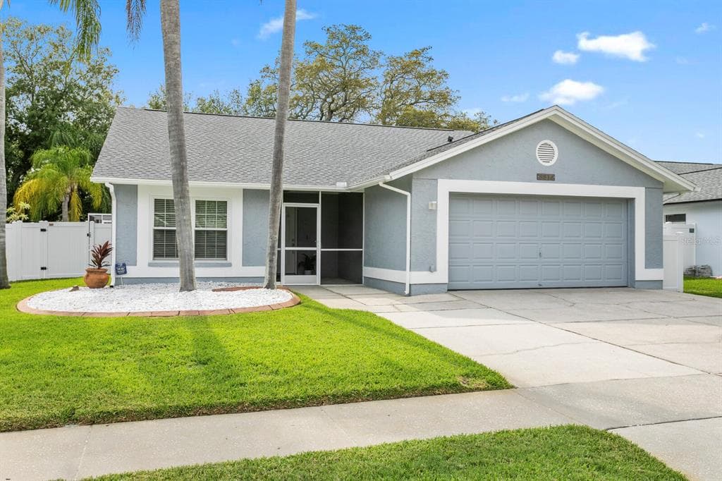 8816 HAMPDEN DRIVE TAMPA, FL 33626