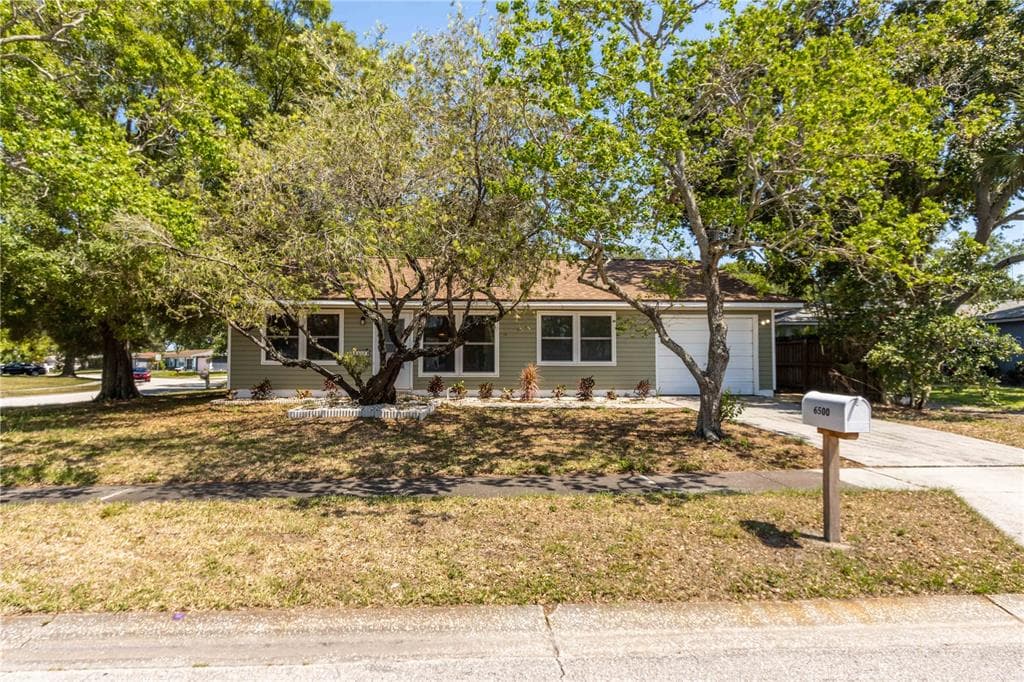 6500 BRIAR RIDGE COURT N PINELLAS PARK, FL 33782