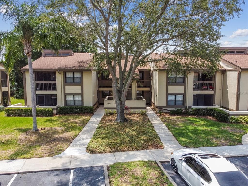 258 WOODLAKE WYNDE OLDSMAR, FL 34677