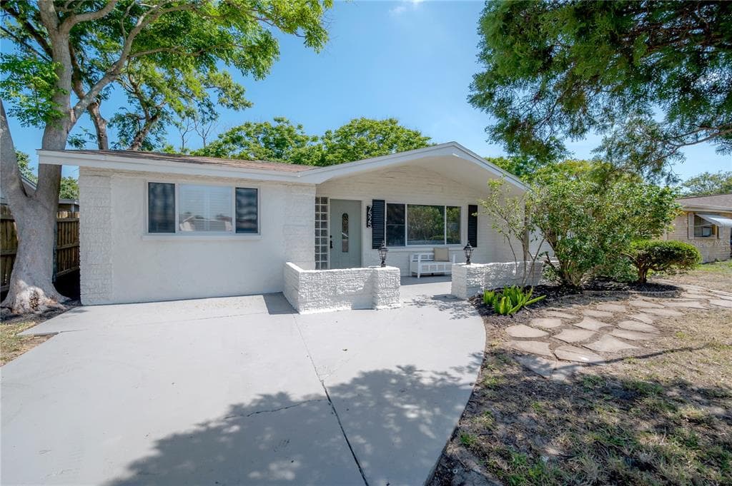 7525 LANCELOT ROAD PORT RICHEY, FL 34668