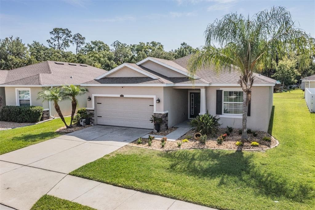 2712 HOLLY BLUFF COURT PLANT CITY, FL 33563