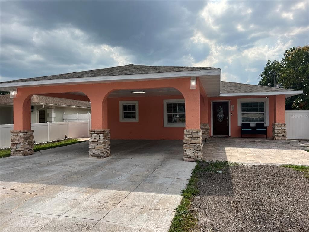 7516 N GRADY AVENUE TAMPA, FL 33614