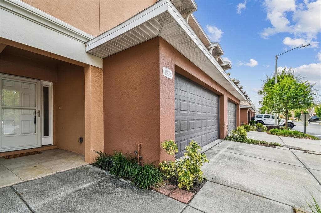 1875 SOMMARIE WAY TARPON SPRINGS, FL 34689