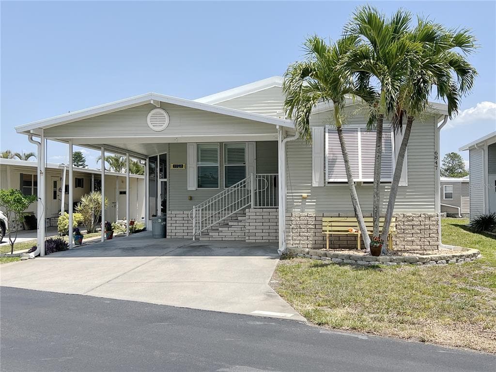 6847 MOUNT QUINCY DRIVE NE UNIT 370 ST PETERSBURG, FL 33702