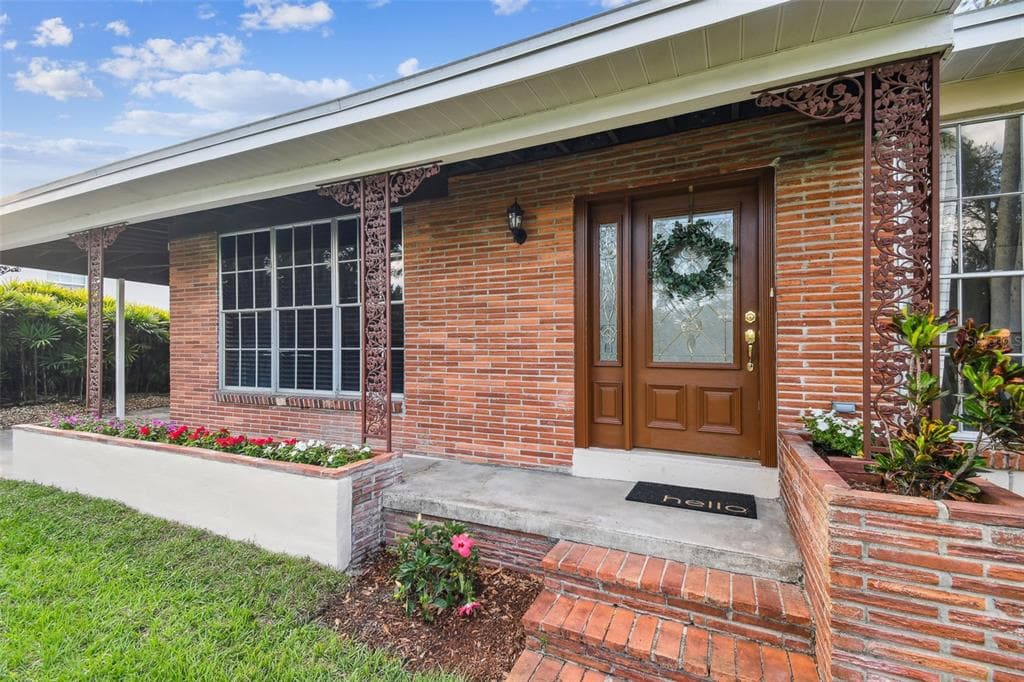 210 REDWOOD AVENUE TEMPLE TERRACE, FL 33617