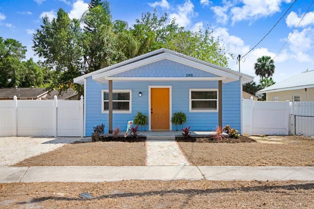 1305 E 32ND AVENUE TAMPA, FL 33603