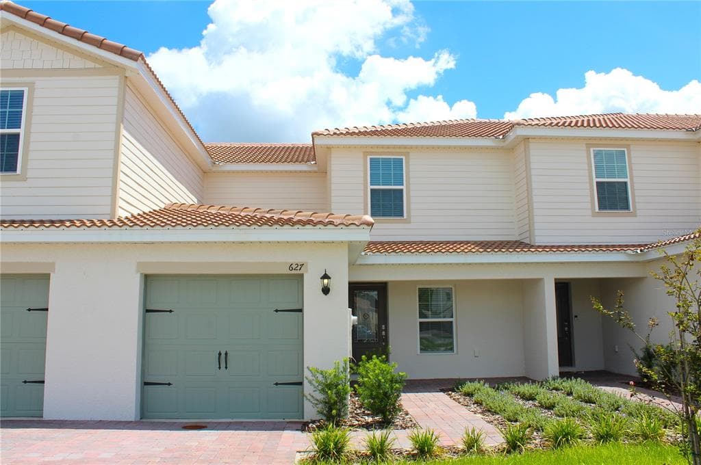 627 BAY LEAF DRIVE POINCIANA, FL 34759