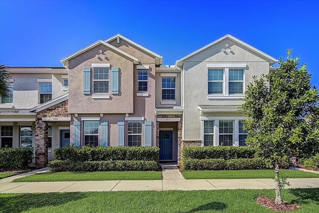 7317 PARKSHORE DRIVE APOLLO BEACH, FL 33572
