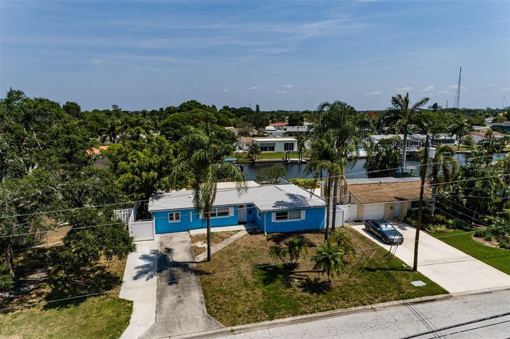 165 92ND AVENUE N ST PETERSBURG, FL 33702