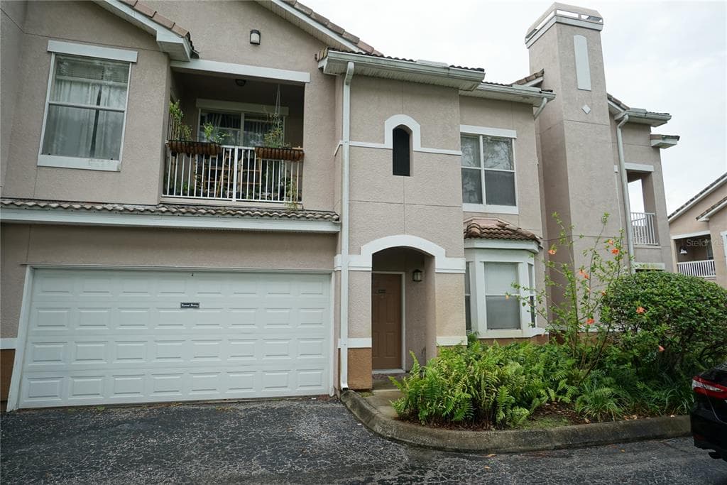 18004 VILLA CREEK DRIVE TAMPA, FL 33647