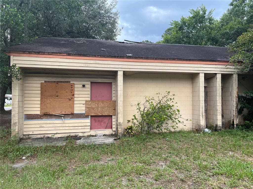 1601 E IDELL STREET TAMPA, FL 33604