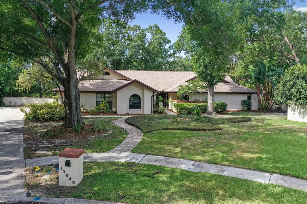 14043 SHADY SHORES DRIVE