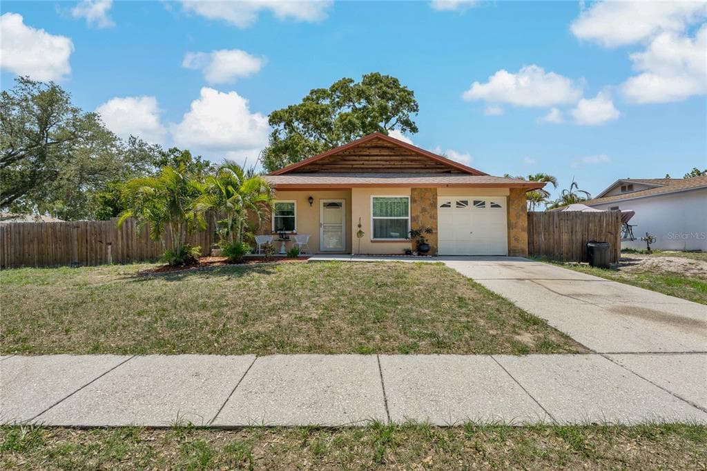 920 TODDSMILL TRACE TARPON SPRINGS, FL 34689