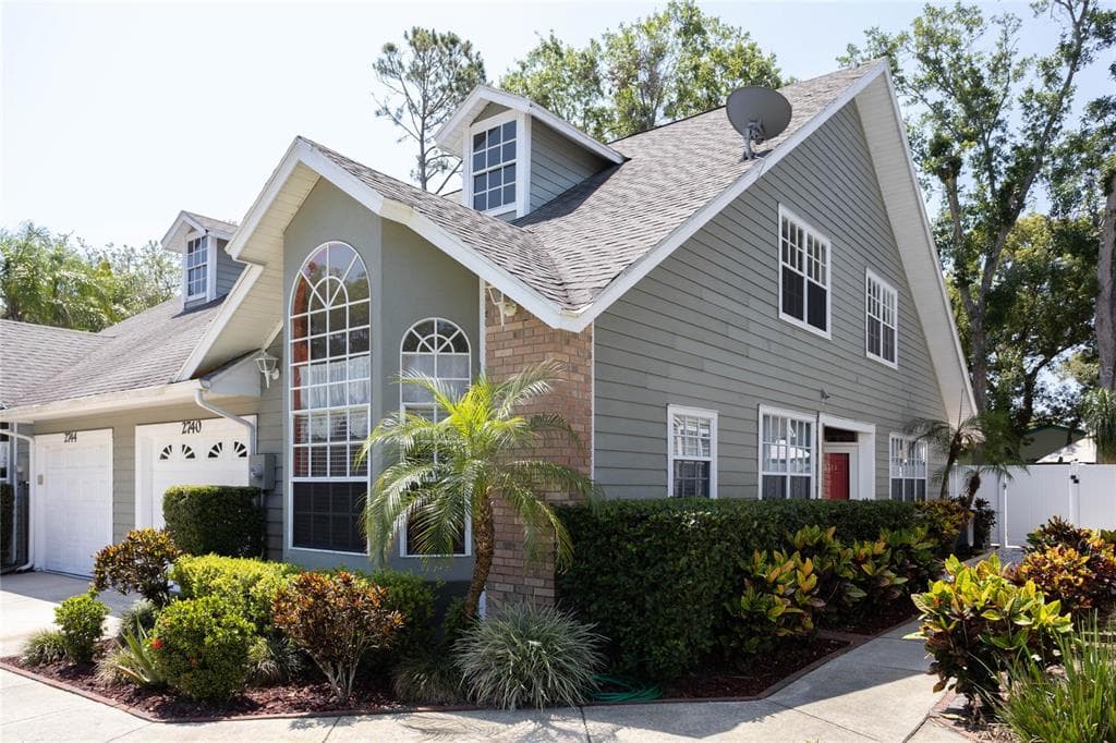 2740 HAMBLE VILLAGE LN PALM HARBOR, FL 34684