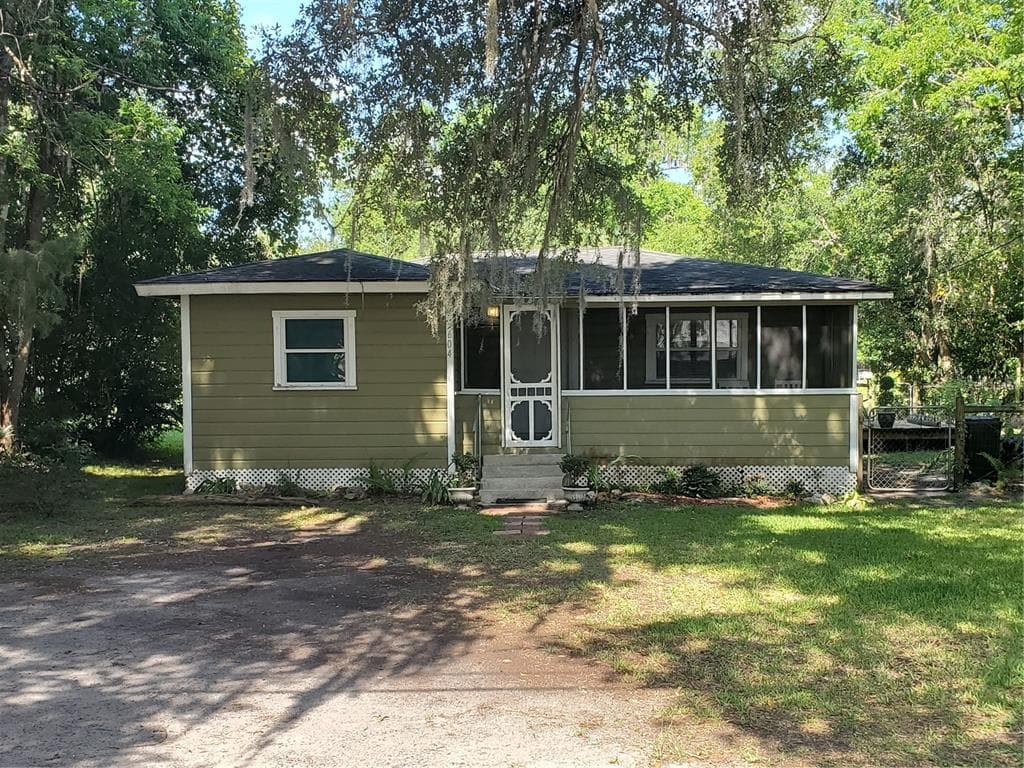 604 NE 1ST STREET MICANOPY, FL 32667
