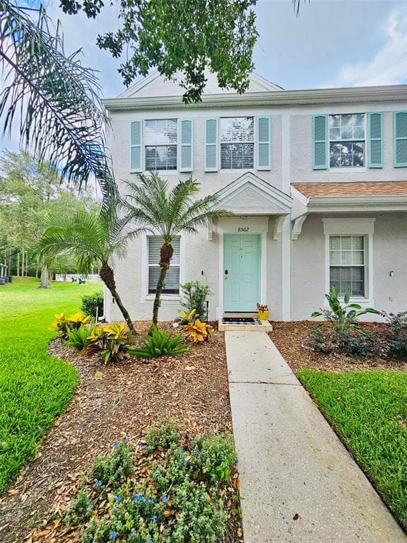 8562 HUNTERS KEY CIRCLE TAMPA, FL 33647
