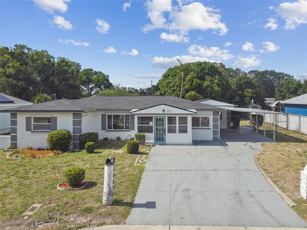 1325 GOODEN CROSSING SEMINOLE, FL 33778