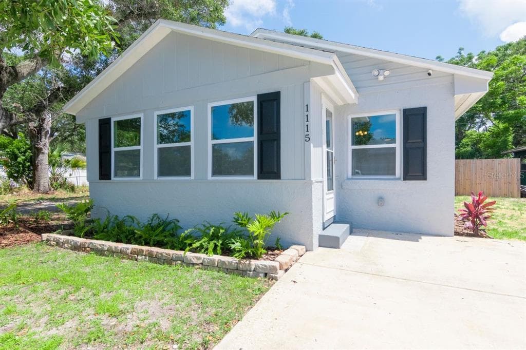 1115 GRANT STREET CLEARWATER, FL 33755