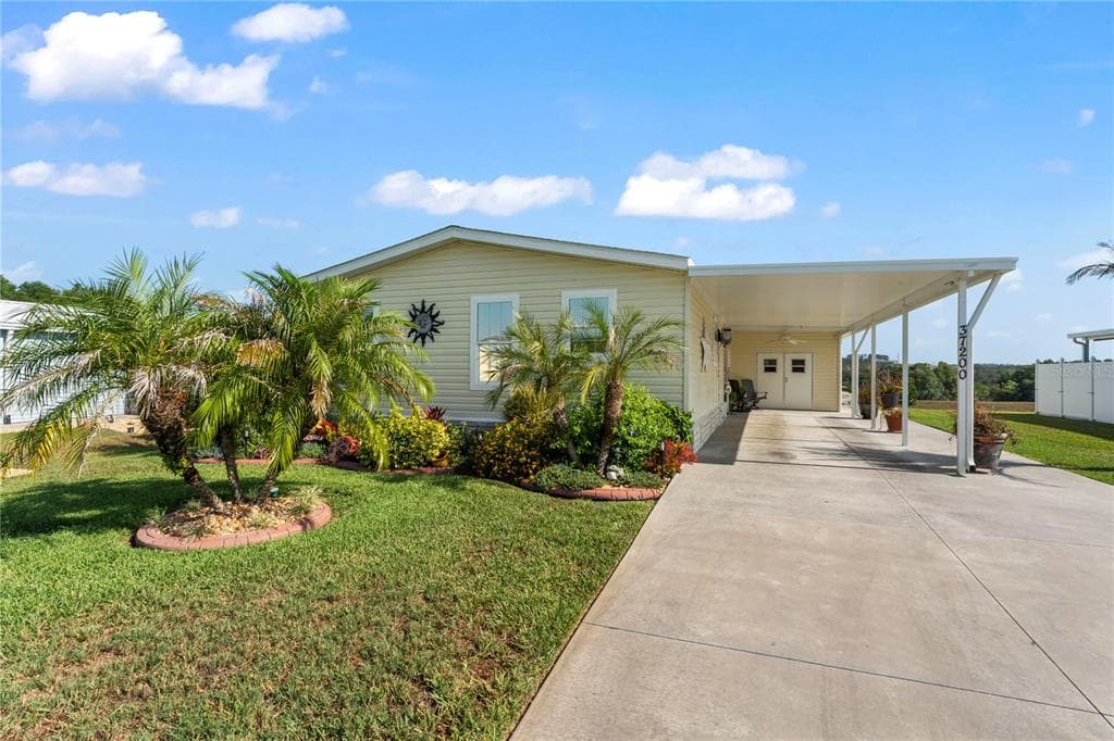37200 NEUKOM AVENUE ZEPHYRHILLS, FL 33541