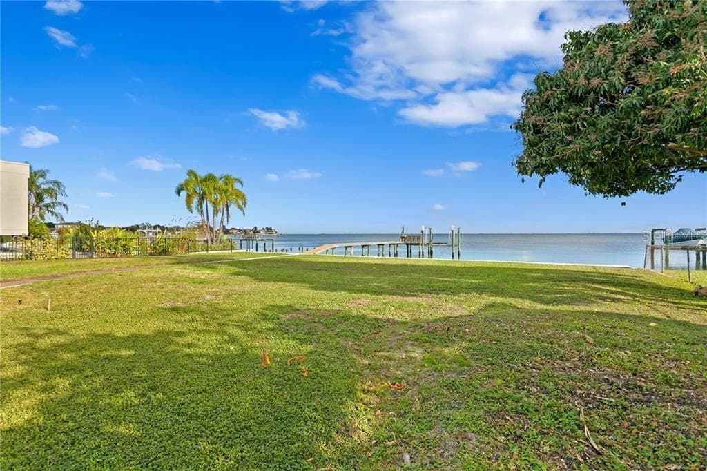 4527 BAYSHORE BOULEVARD NE ST PETERSBURG, FL 33703