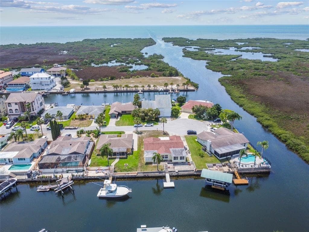 15716 DONZI DRIVE HUDSON, FL 34667