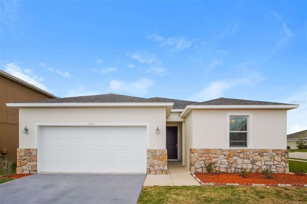 1557 REGENT COURT MOUNT DORA, FL 32757