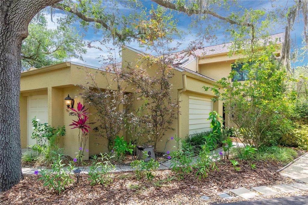3424 ELLENWOOD LN TAMPA, FL 33618