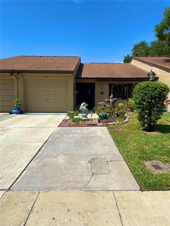 9775 LAKE SEMINOLE DRIVE E LARGO, FL 33773