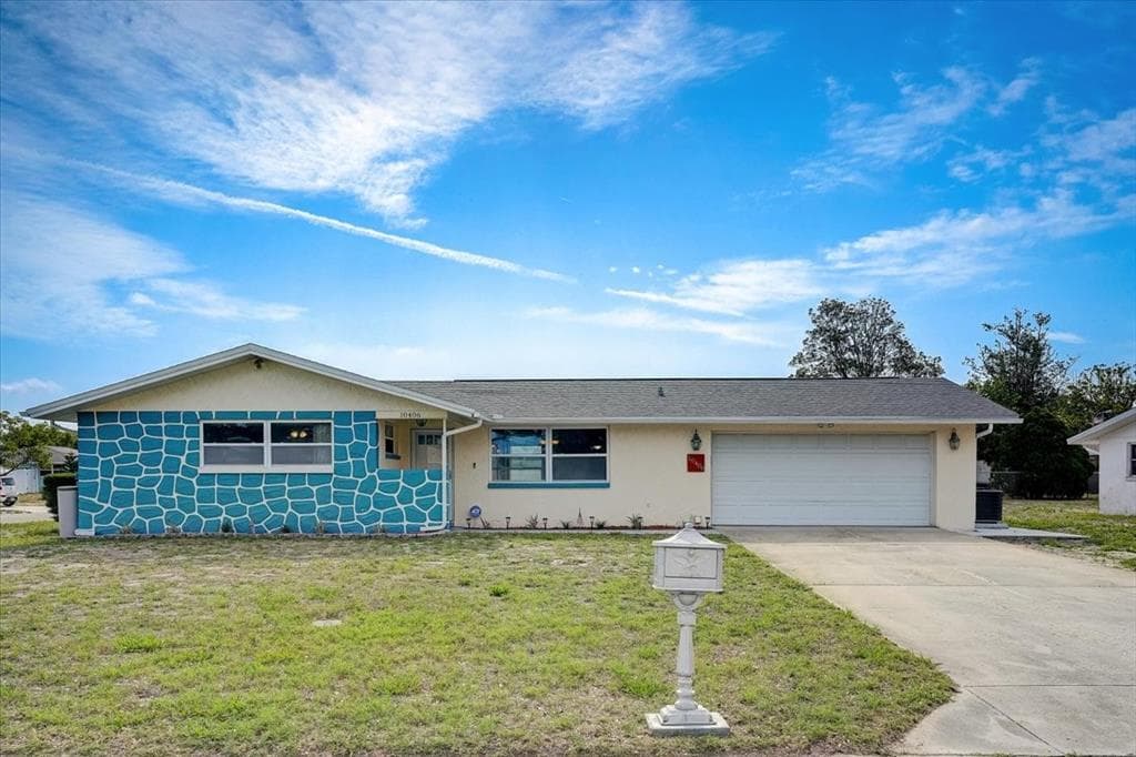 10406 HICKORY HILL DRIVE PORT RICHEY, FL 34668