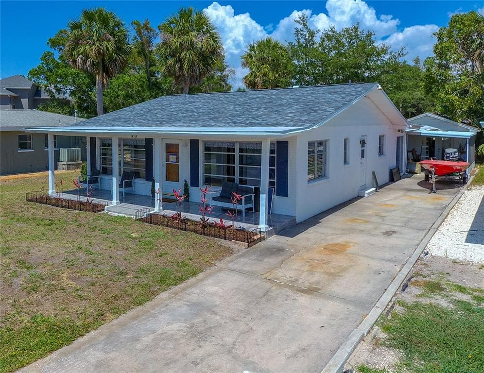313 S SPRING BOULEVARD TARPON SPRINGS, FL 34689