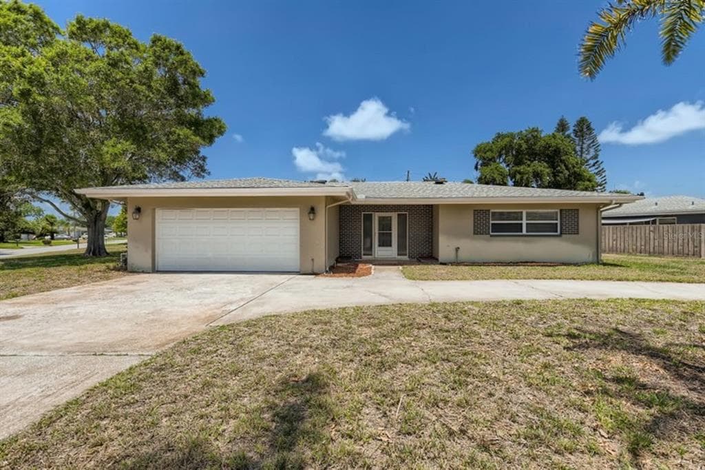 10326 HETRICK CIRCLE E LARGO, FL 33774
