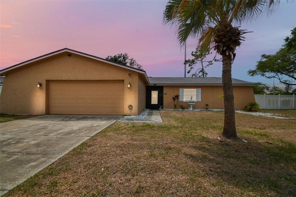 3901 BRIARLAKE DRIVE VALRICO, FL 33596