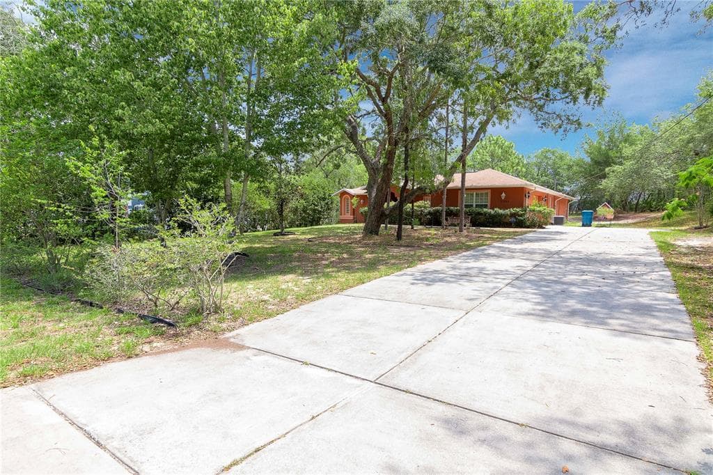11244 LOMITA WREN ROAD WEEKI WACHEE, FL 34614
