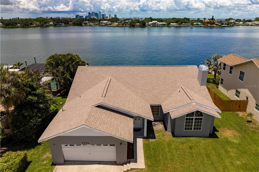 3234 COQUINA KEY DRIVE SE ST PETERSBURG, FL 33705