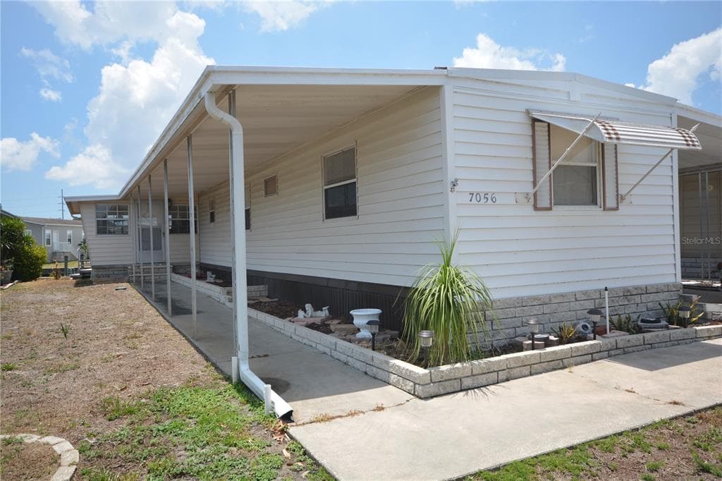 7056 MOUNT ARLINGTON DRIVE NE UNIT 411 ST PETERSBURG, FL 33702